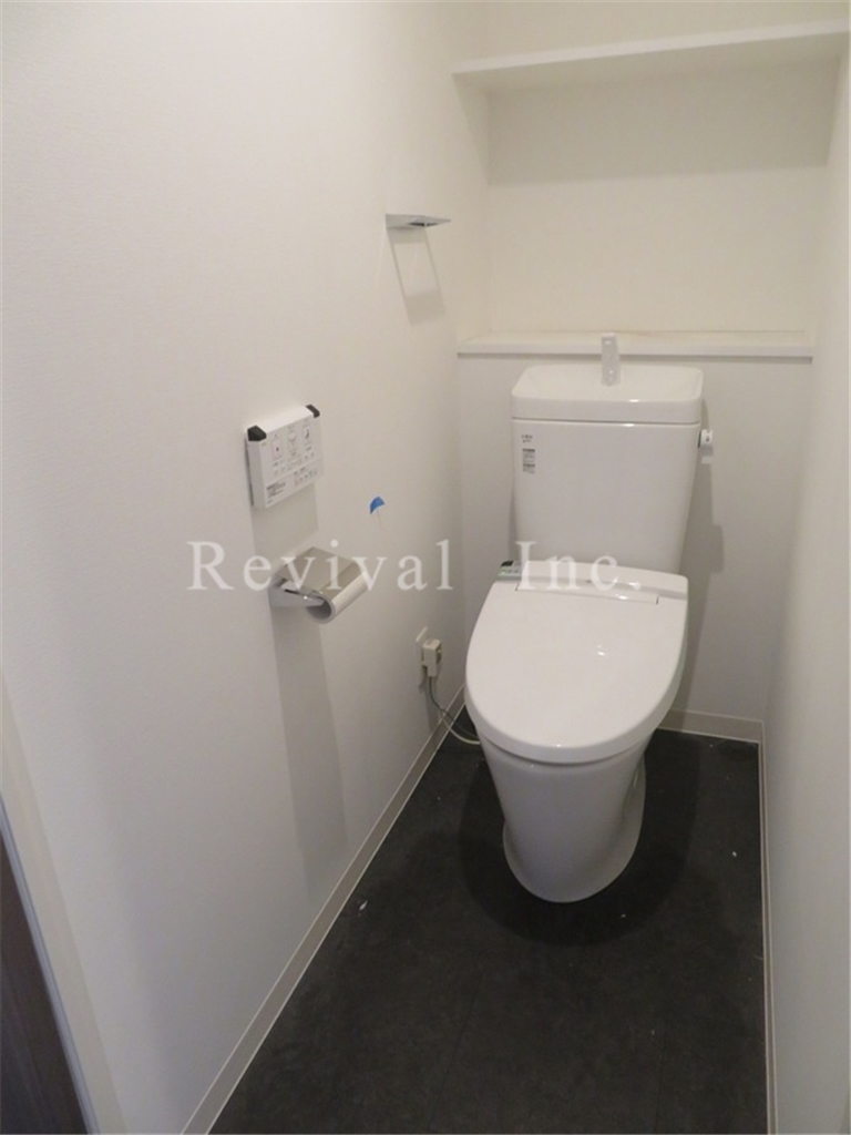 トイレ　シャワートイレ完備でございます