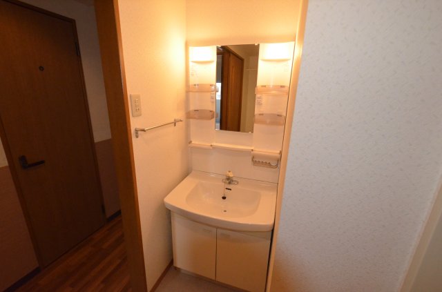 洗面設備　独立洗面化粧台付き！