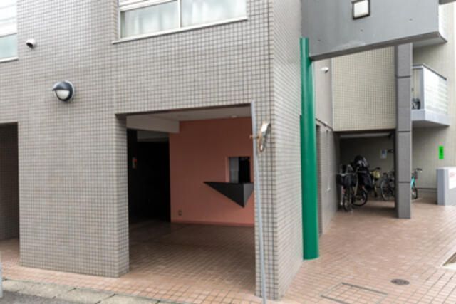 エントランス　ゆとりのあるエントランスです