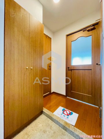 玄関　同マンション別部屋　参考写真