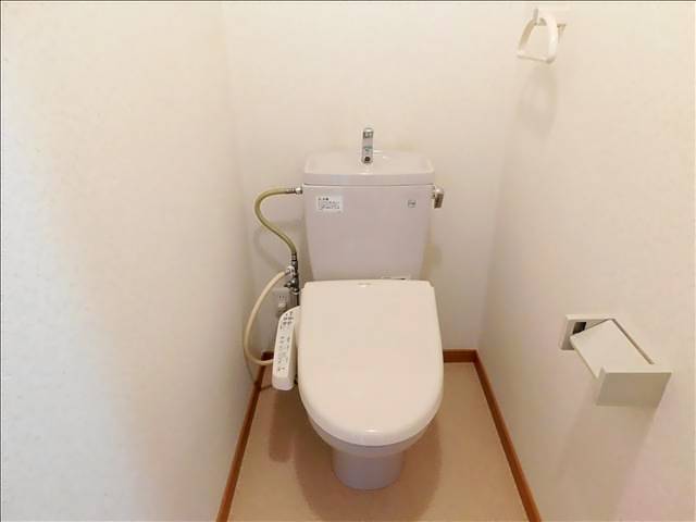 トイレ　温水洗浄便座付