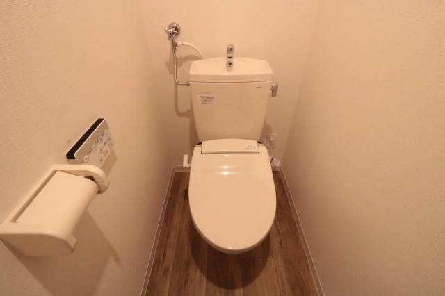 トイレ　ウォシュレット付き！