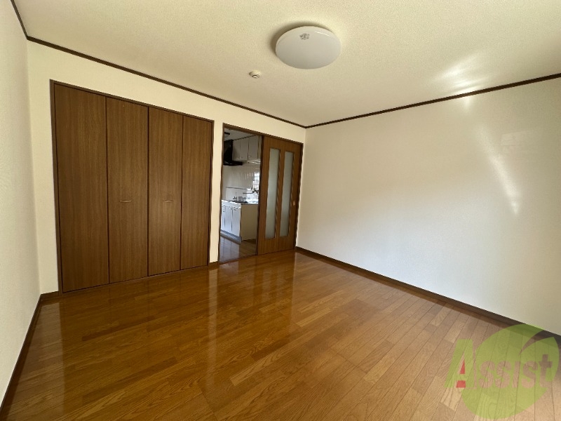 その他部屋・スペース　別角度の洋室です。イメージできたでしょうか。