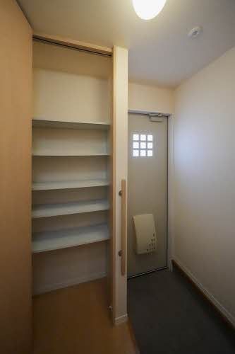 収納　シューズケース