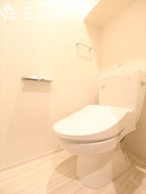 トイレ　温水洗浄便座付きトイレ