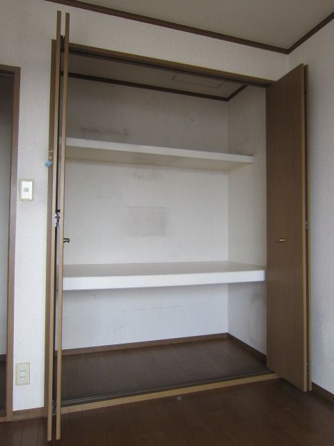 収納　★奥行きのあるクローゼット★