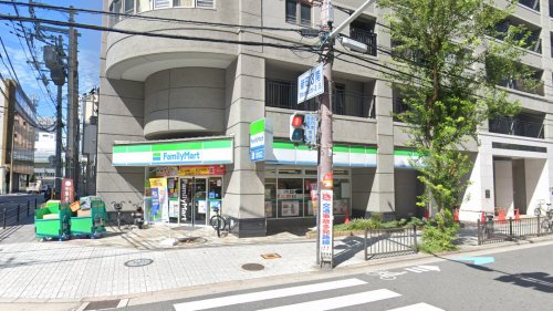 コンビニ　ファミリーマート新町3丁目（コンビニ）まで197m