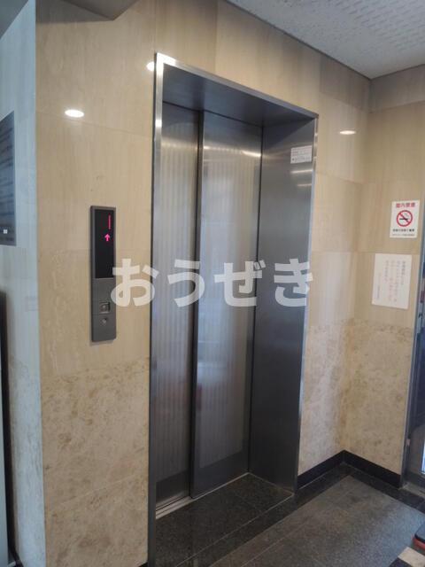 ロビー　エレベーター