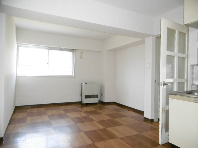 居室・リビング　写真は405号室です（参考）