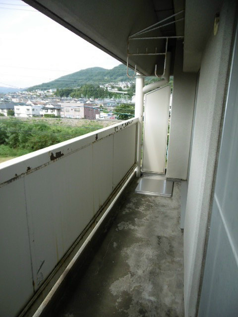 バルコニー　写真は405号室です（参考）