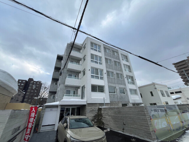 建物外観　札幌市中央区南１１条西「コローレ山鼻」