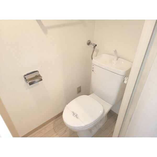 トイレ　コンパクトで使いやすいトイレです