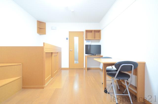 居室・リビング　※同タイプ部屋の写真です。