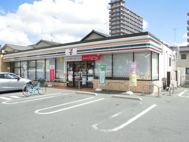 コンビニ　セブンイレブン　福山東町３丁目店（コンビニ）まで245m
