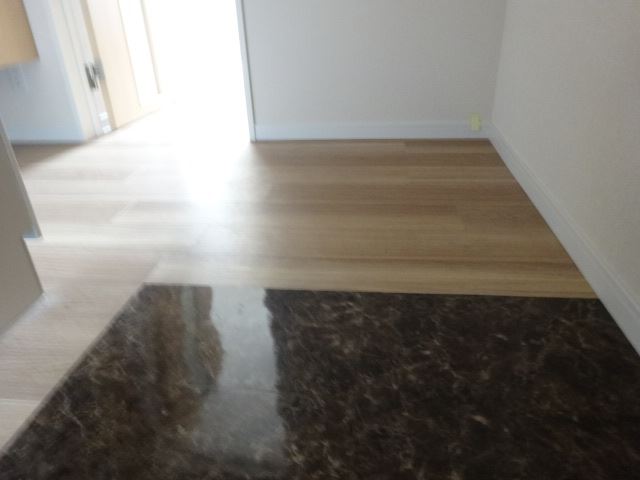 玄関　靴箱有り