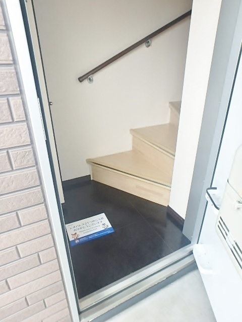 玄関　イメージパース