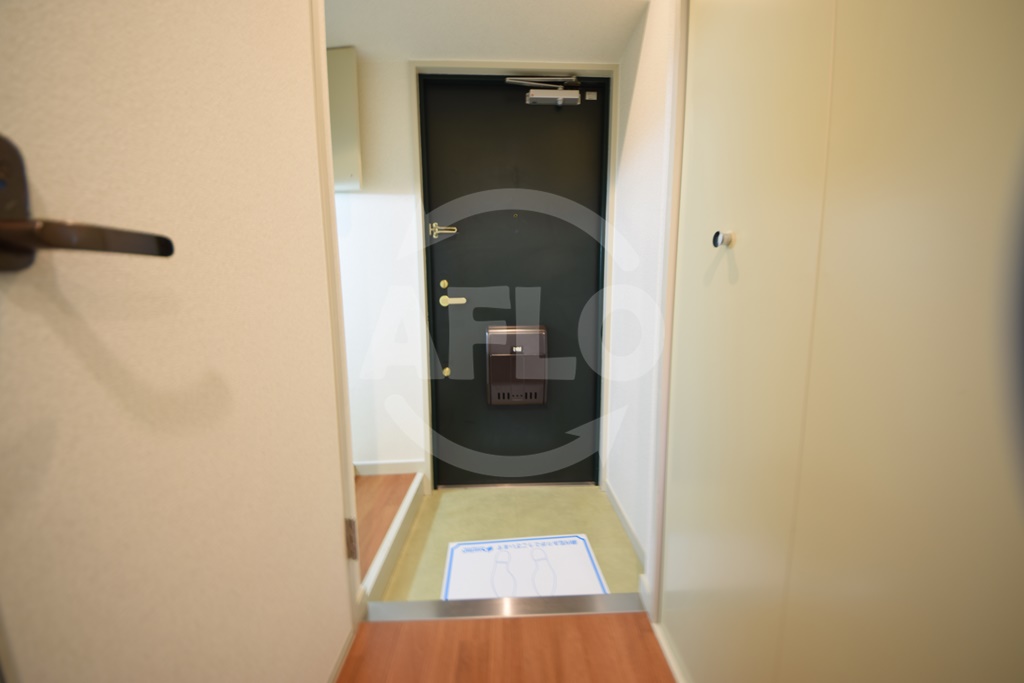 玄関　大国町青山ビル別館　玄関