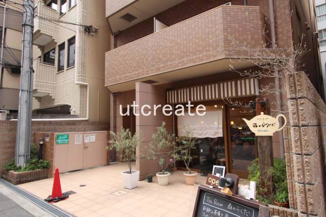 建物外観　タイル張りの外観でございます。