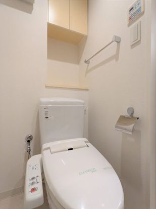 トイレ　温水洗浄便座