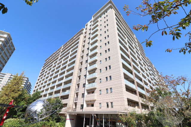 建物外観　１７階建てのＲＣ造です