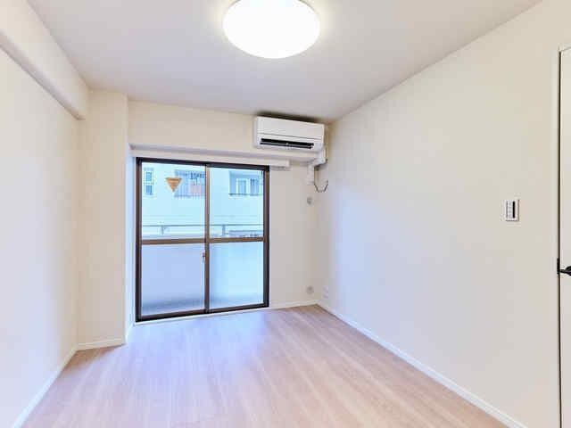 居室・リビング　別号室の参考写真