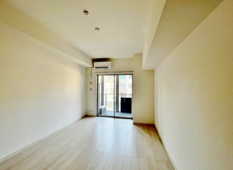 居室・リビング　★洋室9.4帖★