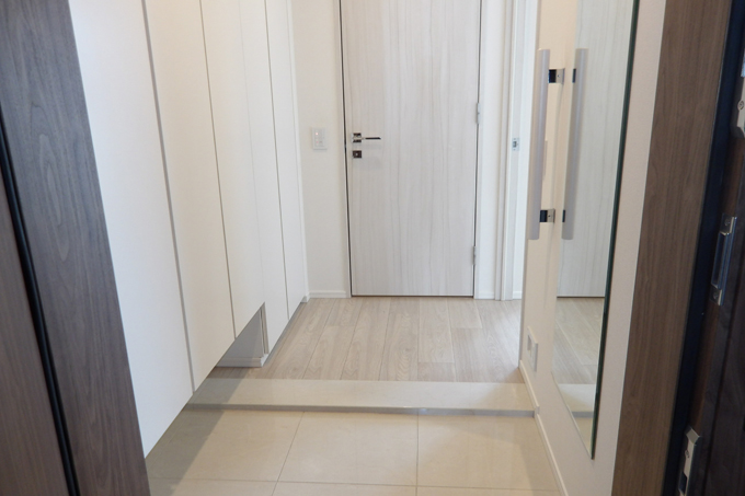 玄関　ダブルロックドア＆ディンプルキー