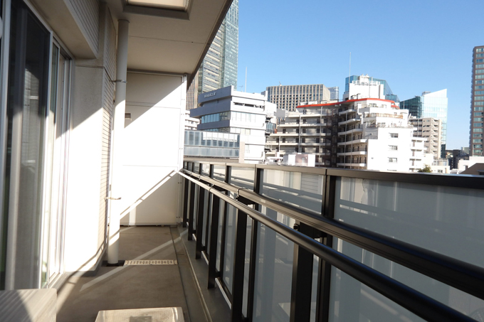 バルコニー　南向き陽当たり良好