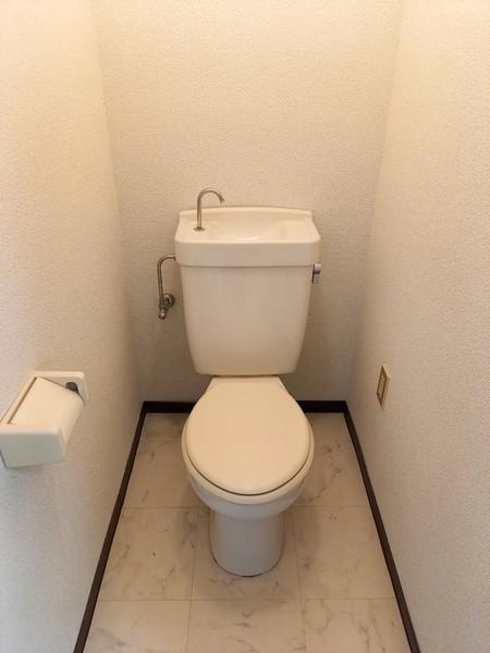 トイレ　清潔感のあるトイレです。