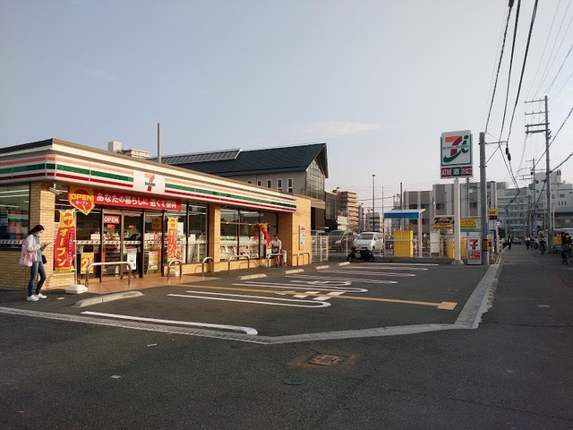 コンビニ　セブンイレブンJR和泉府中駅西口店（コンビニ）まで617m