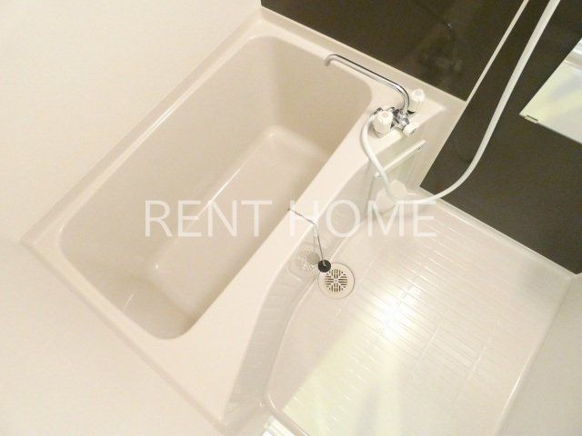 バス・シャワールーム　広めの浴室です。