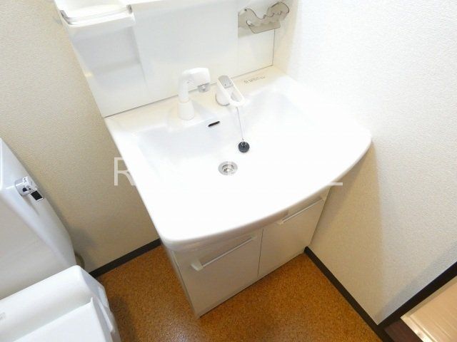 洗面設備　独立洗面台です。