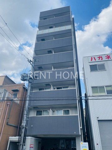 建物外観　鉄骨造の９階建ての建物です。