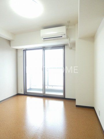 居室・リビング　明るい洋室です。