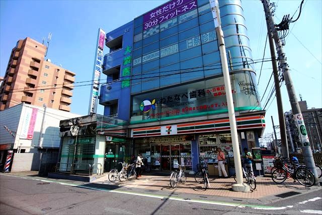 コンビニ　セブンイレブン（コンビニ）まで58m