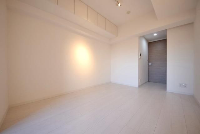 居室・リビング　★洋室８帖以上★