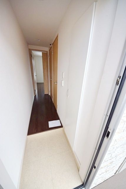 玄関　同物件別部屋