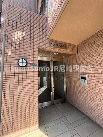 エントランス　ゆとりのあるエントランスです