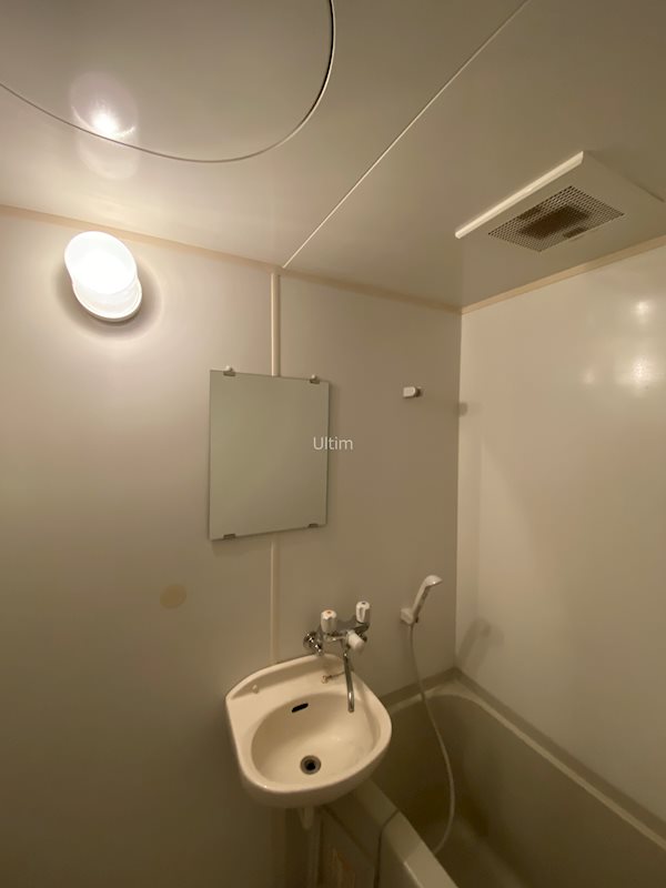 洗面設備　※同タイプの他のお部屋です