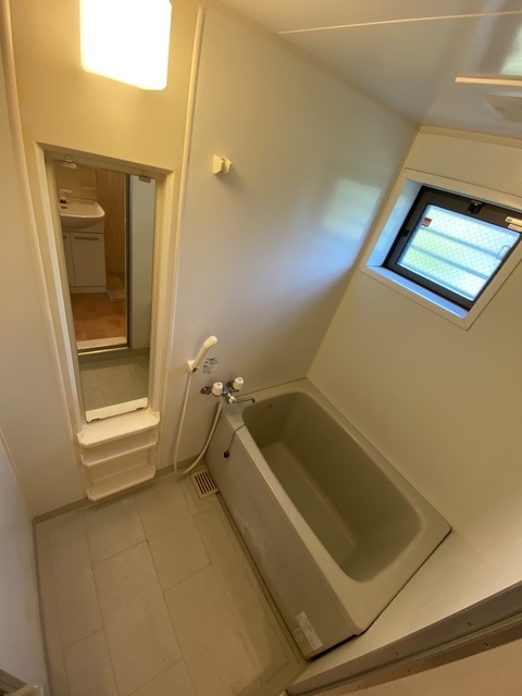 バス・シャワールーム　一日の疲れを癒してくれる大事な場所。