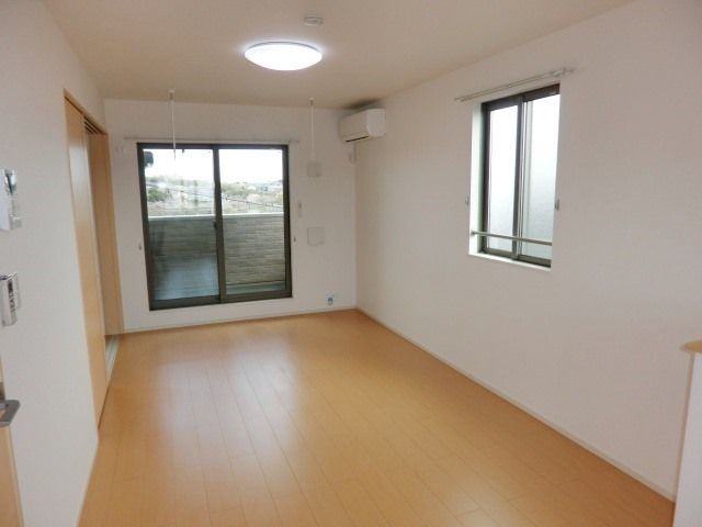 居室・リビング　２面採光の明るいＬＤＫです。