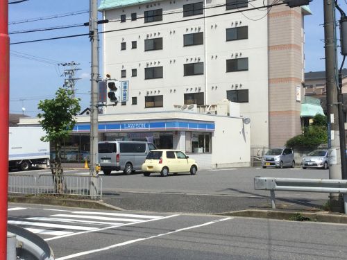コンビニ　ローソン 大津本堅田四丁目店（コンビニ）まで254m