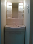 洗面設備　独立洗面台で身支度をすべて済ませてしまいましょう