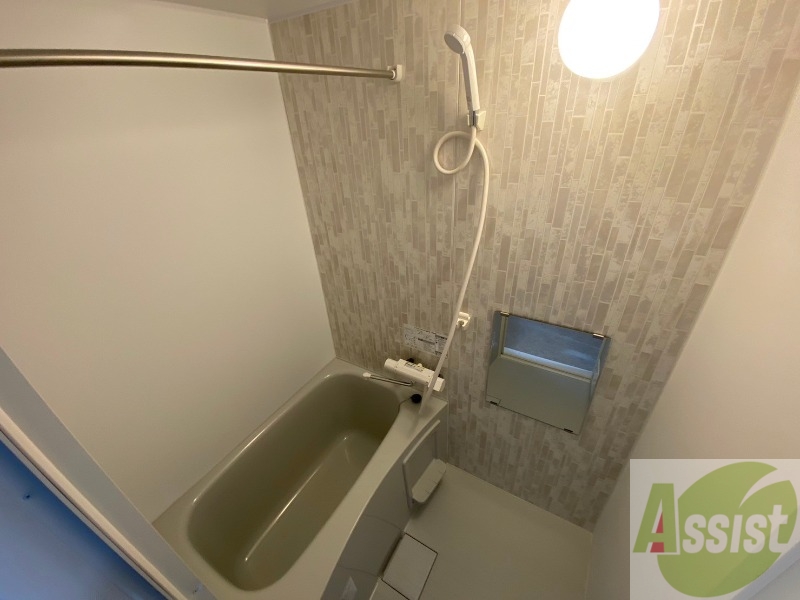 バス・シャワールーム　お風呂になります。一日の疲れを癒してくださいね。