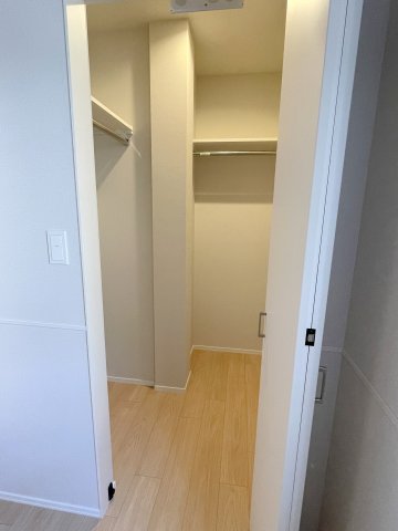 収納　★ウォークインクローゼット１．２帖★