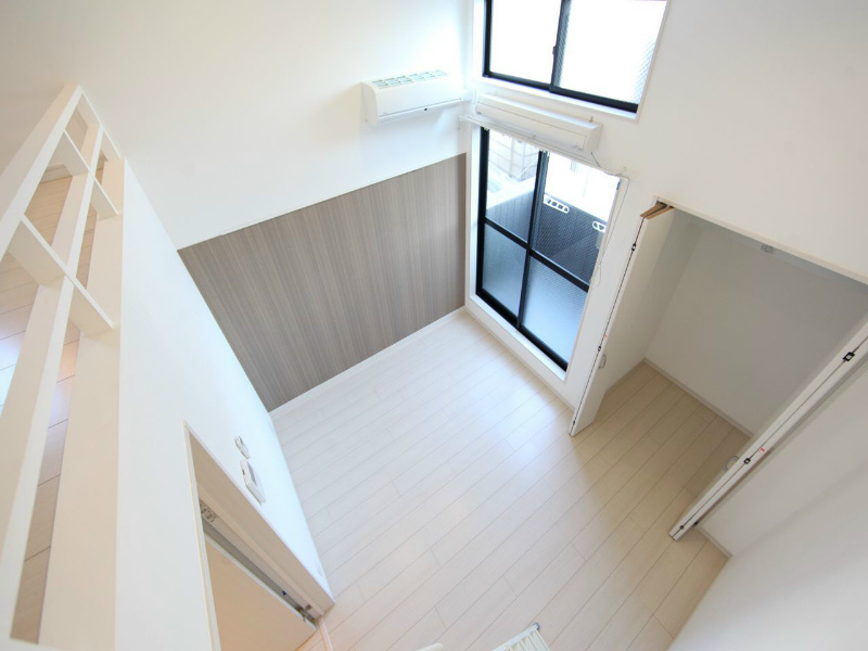 バルコニー　洋室5.6帖　ロフト5.5帖（収納でも部屋でも使えます）