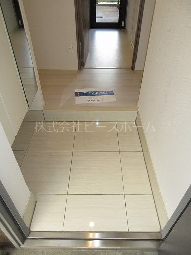 玄関　※別号室参考写真