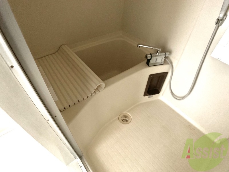 バス・シャワールーム　綺麗な浴室です。１日の疲れを癒すのに最適ですね。