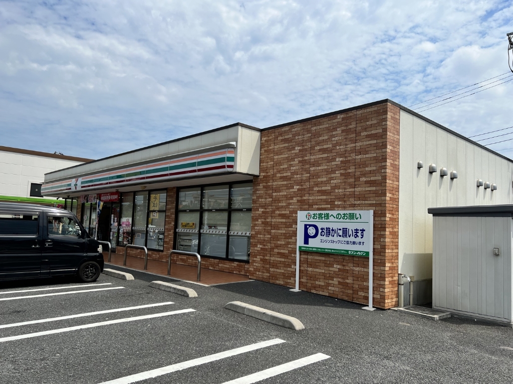 コンビニ　セブンイレブン足立新広橋店（コンビニ）まで805m