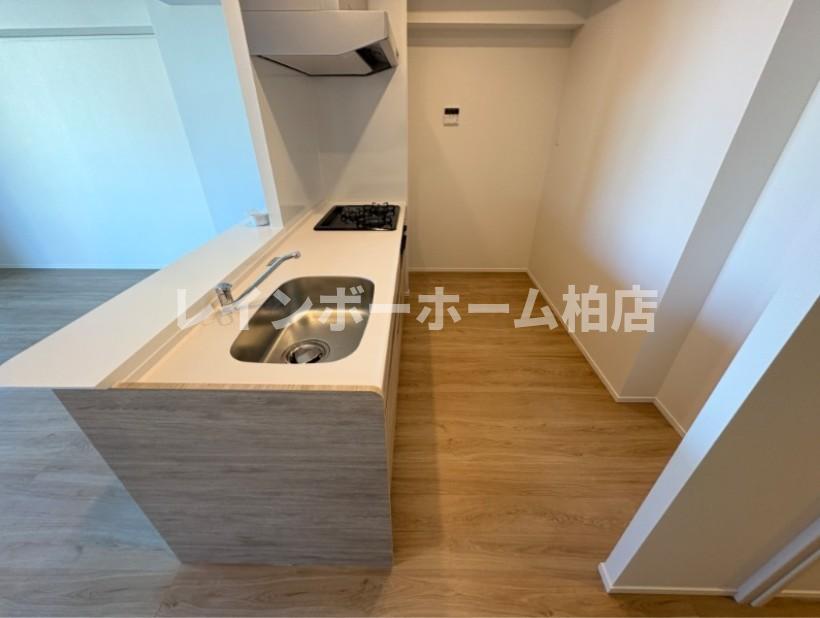 キッチン　人気のカウンターキッチンです　3口ガスコンロです